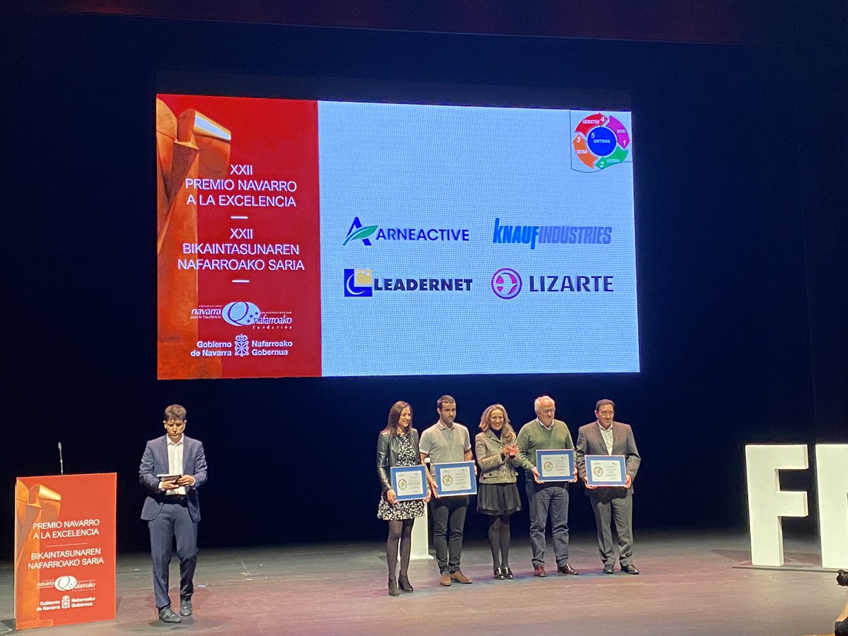 Entregado el primer reconocimiento “5S”de área 2022 a #arneactive <a href="/KNAUFINDSPAIN/">KNAUF INDUSTRIES SPAIN</a> <a href="/LEADERNET_LLC/">LEADERNET LLC</a> <a href="/Lizarte_SA/">Lizarte S.A.</a> entrega <a href="/izaskungoni/">Izaskun Goñi Razquin</a> #premionavarroalaexcelencia