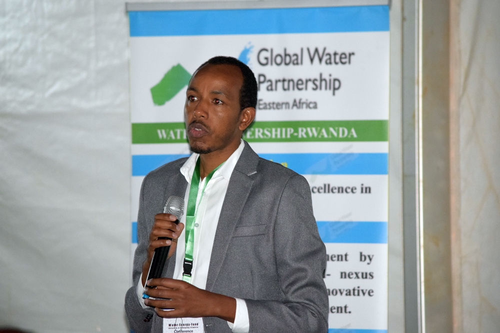 TopafricanewsC's tweet photo. #Rwanda Young Water Professionals ( @ywprwanda  enriched on Water-Energy-Food Nexus as they mark 10 years Anniversary for their Network. Seniors like @FTetero @oakdanny, Prof. Wali, Marc, others taken them through the topic and here is the report: https://t.co/EDsmXB4N56 @gggi_hq https://t.co/CRV4Vd890j