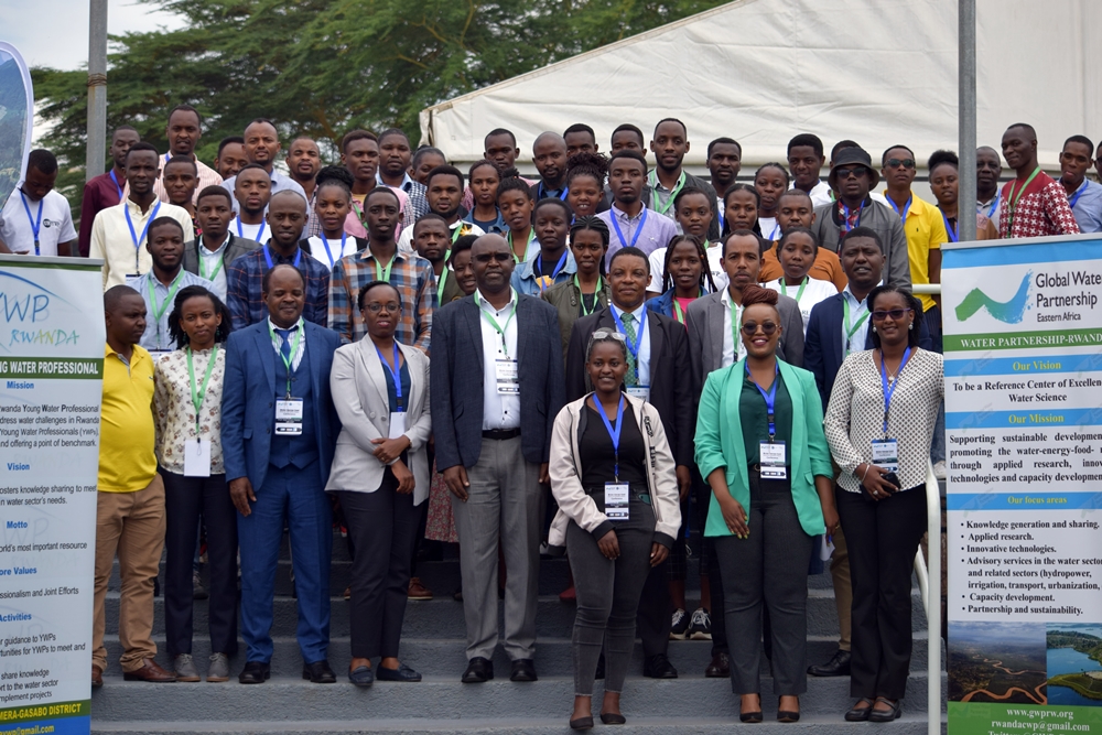 TopafricanewsC's tweet photo. #Rwanda Young Water Professionals ( @ywprwanda  enriched on Water-Energy-Food Nexus as they mark 10 years Anniversary for their Network. Seniors like @FTetero @oakdanny, Prof. Wali, Marc, others taken them through the topic and here is the report: https://t.co/EDsmXB4N56 @gggi_hq https://t.co/CRV4Vd890j