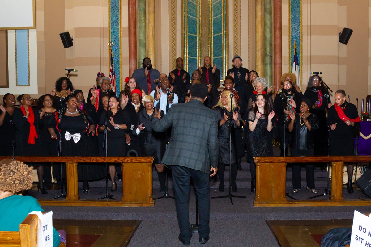 MamaFoundation's tweet photo. Can you tell how much our performers were enjoying themselves on stage at our holiday concert? What a beautiful way to close out this amazing semester! 

Get ready for 2023, because we have more of this in store for y'all 🎶 

#MamaFoundationForTheArts #Music #Gospel #Concert https://t.co/QdKM68c6jE