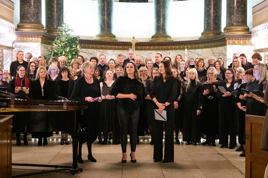 This time last week, we joined the incredible staff, patrons, beneficiaries and heroes of <a href="/SKC_UK/">Solving Kids' Cancer UK 🎗</a> to sing at their 2022 Carol concert ⭐🎄 

#throwbackthursday