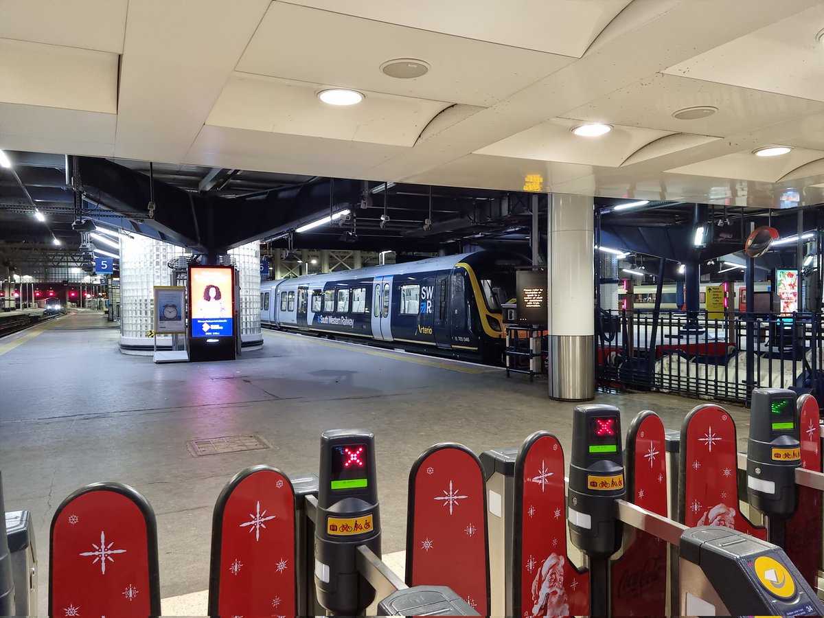 RichardAttewell's tweet image. They're coming.. aren't they?? #class701 #Waterloo