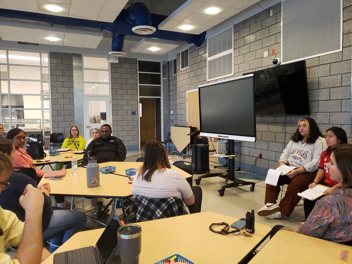 SpeakUpPHS's tweet photo. Today at PHS #SpeakUp leaders were in charge of the staff's Professional Development lesson, having everyone take part in and discuss their feelings and evaluations of an opportunity walk. Each session was buzzing with deep insight. https://t.co/xdaR2NEJXJ