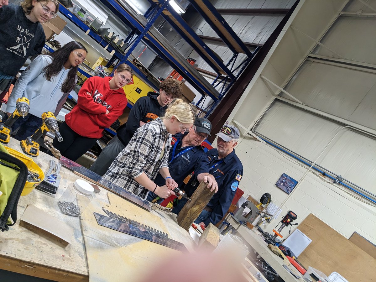 MLM42094's tweet image. More adventures with #IBScience students at the @Air_Zoo today!