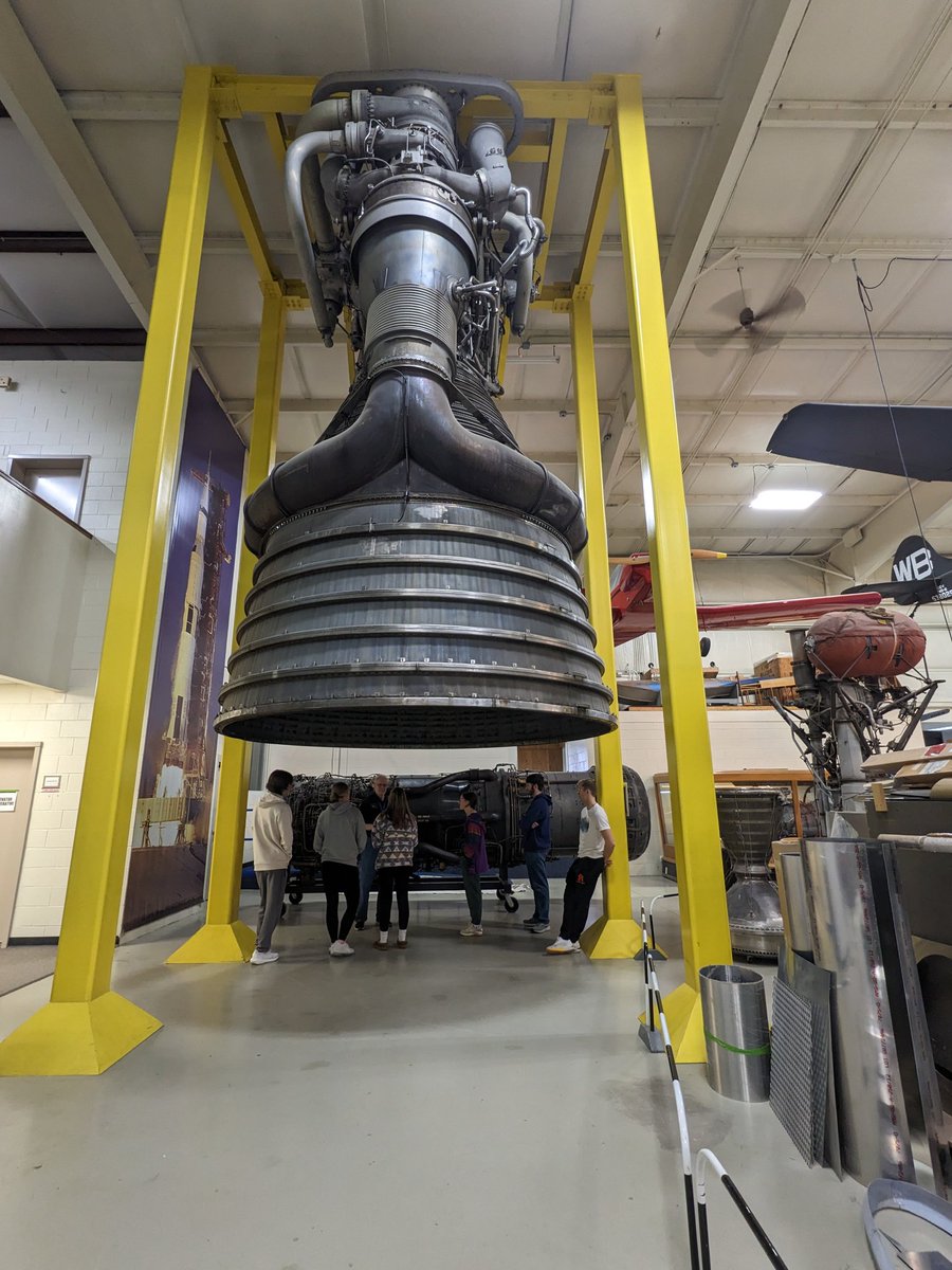 MLM42094's tweet image. More adventures with #IBScience students at the @Air_Zoo today!