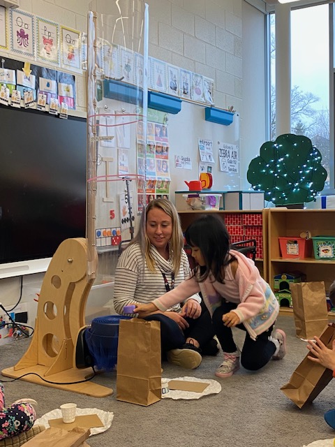 aacostaliendo's tweet photo. STEM is always exciting at the ELC! Thank you Ms. Damiano for teaching us how to guess what can fly in the fun wind tunnel @BarringtonELC #STEM220 @WeBelong220 https://t.co/YBIBzqGgTr