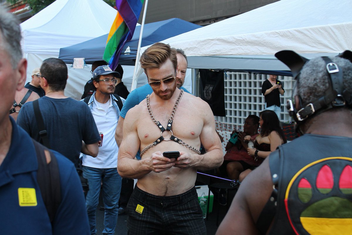 bottombasics's tweet photo. Sure, you can put my number in your phone, mister hottie! 

#bottombasics #gayman #leather #folsomstreet #folsomstreetfair #leatherdaddy #harness #leatherharness #fetish #gayfetish #gayleather #gaymen #scruffygay #gaydaddy #bulldogharness #woof #gaybear #gayotter #leatherfetish https://t.co/GKZVrU3VoB