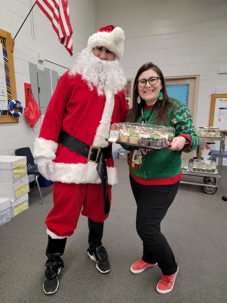DrConnieRedic's tweet photo. Ugly Christmas sweaters, Nat’l cupcake day deliveries from Santa…who doesn’t love #12DaysofCheer @curtisusd259 ? I LOVE this time of year and showering hard working staff with LOVE. #WPSPROUD https://t.co/tzntI88chB