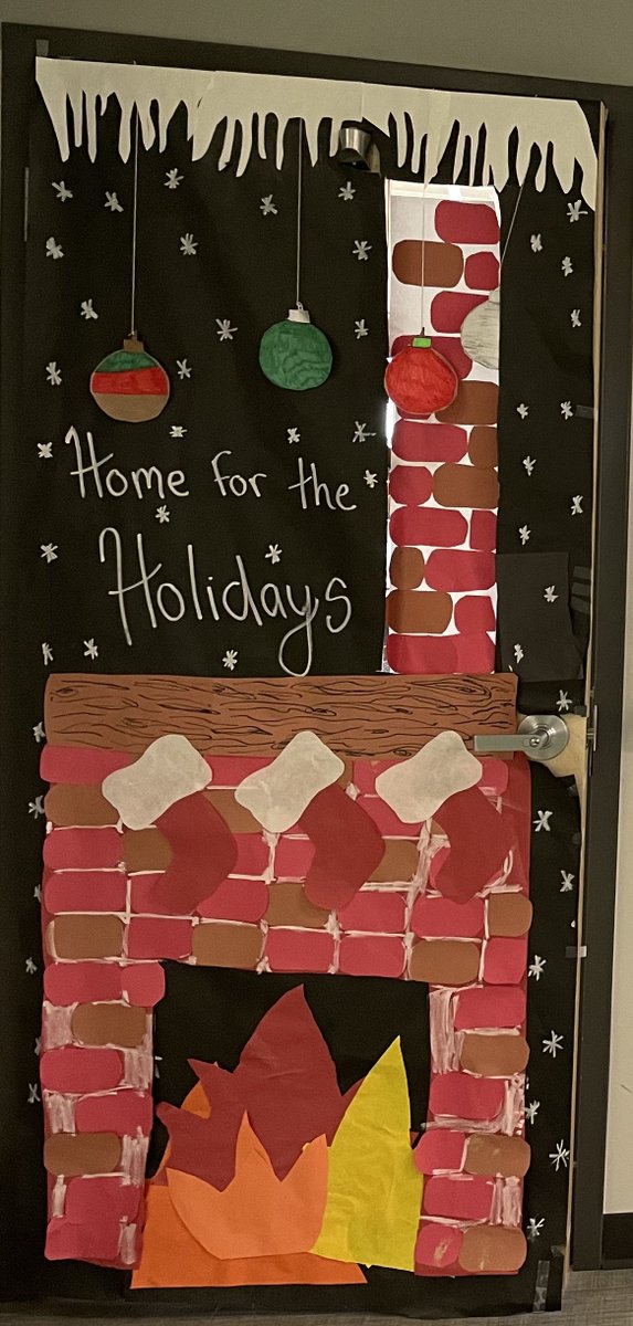 erms_DCSD's tweet image. The competition is fierce at Eversole! The Holiday Door Decorating contest brought out our creatively competitive sides and our SOAR classes outdid themselves!! #soarERMSeagles