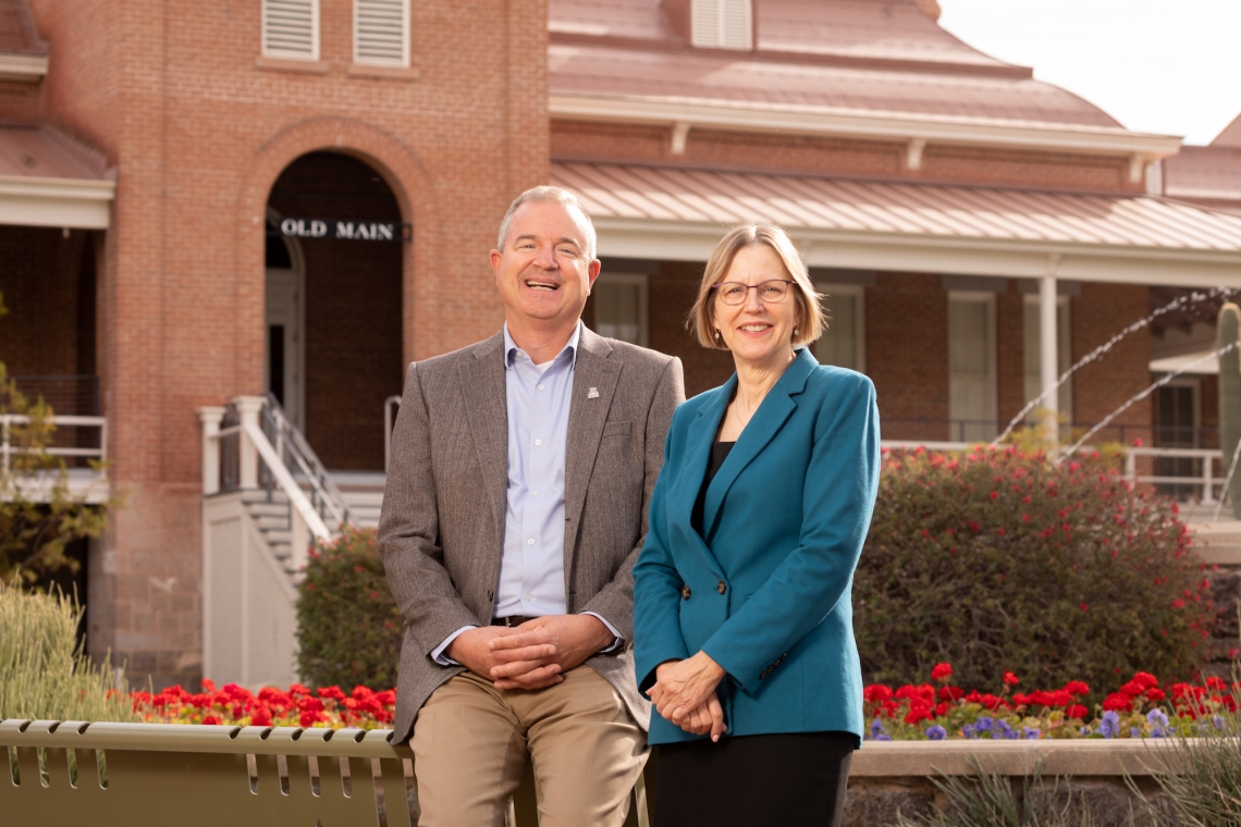 BIO5 Institute (@uazbio5) on Twitter photo 📣 Dr. Jennifer Barton and other critical <a href="/Uarizona/">University of Arizona</a> investigators are utilizing a $10.8M grant to improve the prevention, diagnosis, and treatment of cancer through the Arizona New Economy Initiative.
Learn more about the cross-campus collaboration 🔗bit.ly/3V3Af18 📣 Dr. Jennifer Barton and other critical <a href="/Uarizona/">University of Arizona</a> investigators are utilizing a $10.8M grant to improve the prevention, diagnosis, and treatment of cancer through the Arizona New Economy Initiative.
Learn more about the cross-campus collaboration 🔗bit.ly/3V3Af18