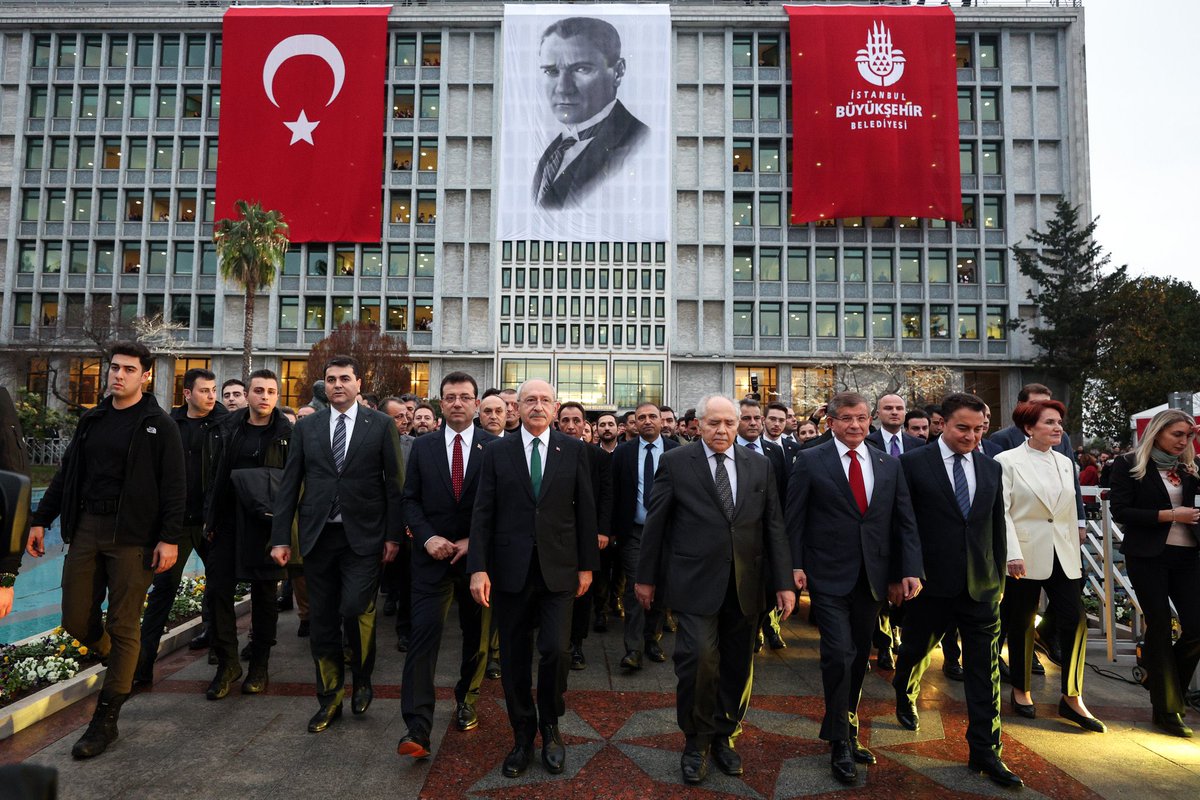 chpcatalcagenc's tweet photo. Hiç endişe etmeyin! 6'lı masa kararlı bu ülkeye huzuru ve bereketi getireceğiz, adaleti getireceğiz. 
Hiç kimse umutsuzluğa kapılmasın. İktidar olacağız!

#Yanındayızİmamoğlu https://t.co/odyFIWEnt3