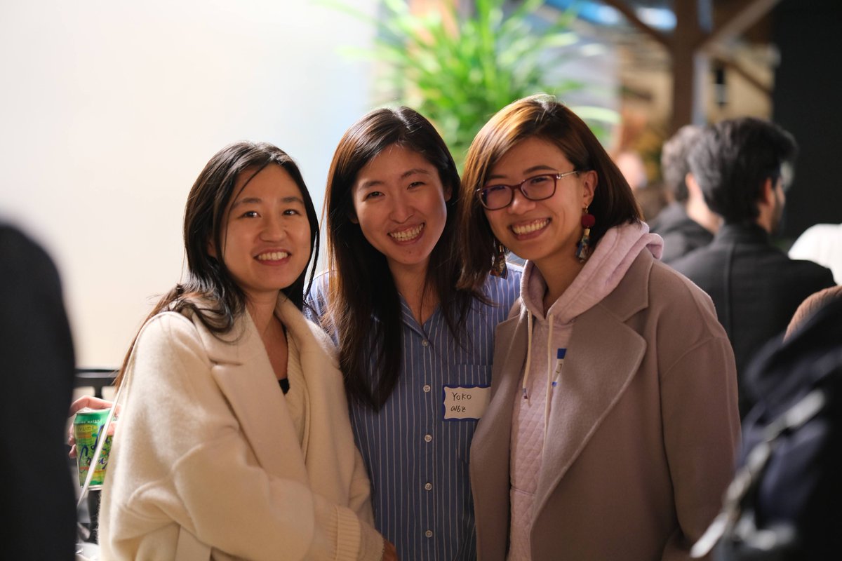 rwreact's tweet image. We had such a great time at last night's holiday party, hosted at @a16z! Here are a few photos we'd like to share with you (thanks to @notjaril!). A 🧵:
We started the event with a networking reception. Smiles & good vibes all around!