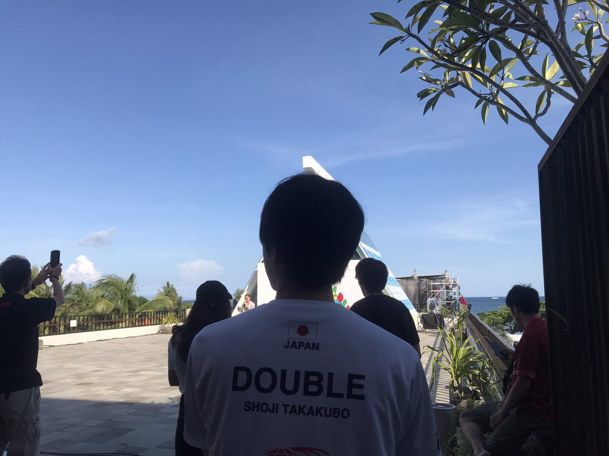Allessa_26's tweet photo. I’m really sorry for taking pic without permission but that’s what my head LO told me >.< https://t.co/A9wAzGC3qf