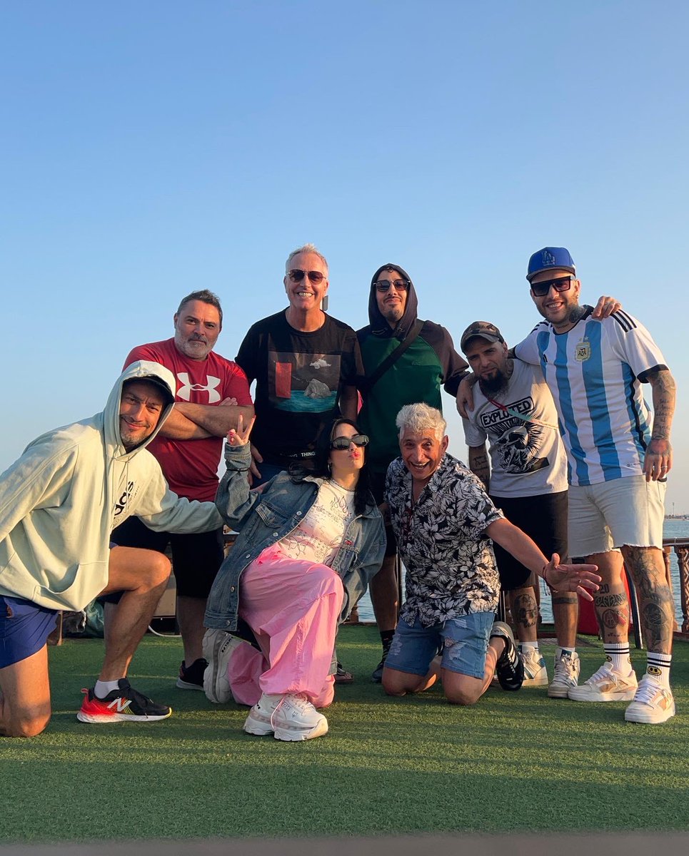 lalioficial's tweet photo. ABUELA LA LA LA LA LA 
ABUEEELA LA LA LAAA LA LA 
🎶🎶🎶🎶🎶🎶🎶🎶🎶🎶🎶

No tiene nada que ver el cántico con estas postales de Doha pero es en lo único que puedo pensar! Los quiero🇦🇷♥️🌍🏆⚽️ https://t.co/jZO7s9NRI0