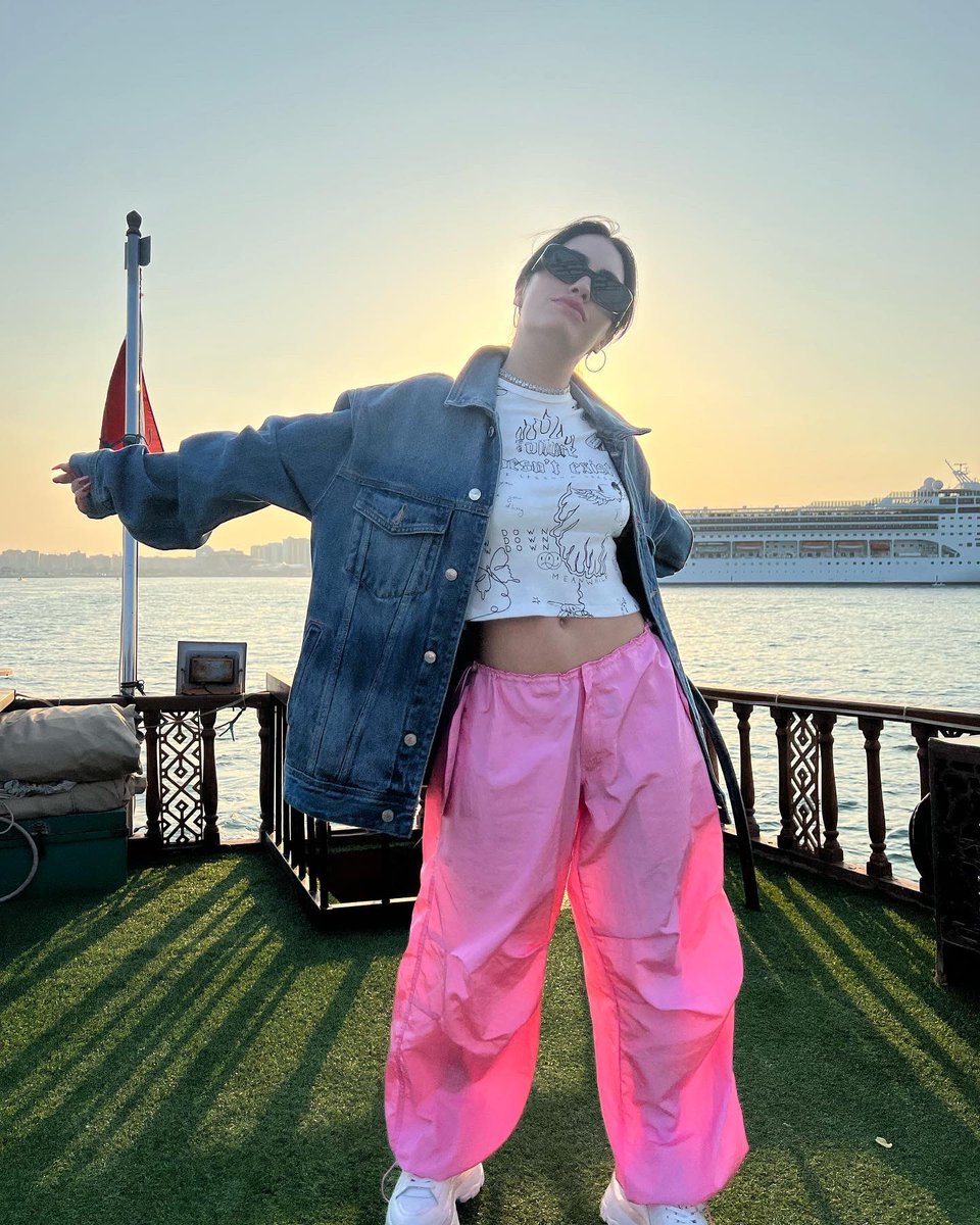 lalioficial's tweet photo. ABUELA LA LA LA LA LA 
ABUEEELA LA LA LAAA LA LA 
🎶🎶🎶🎶🎶🎶🎶🎶🎶🎶🎶

No tiene nada que ver el cántico con estas postales de Doha pero es en lo único que puedo pensar! Los quiero🇦🇷♥️🌍🏆⚽️ https://t.co/jZO7s9NRI0