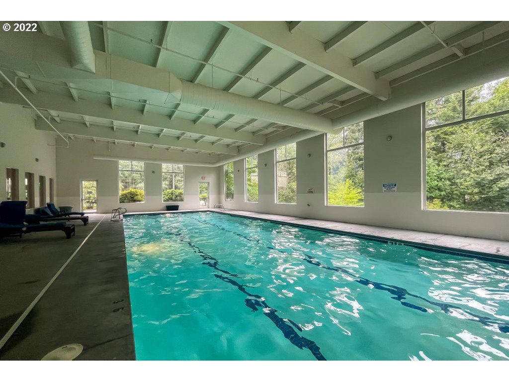 CooperPdx's tweet photo. Experience resort style living just minutes from NW Portland at this beautiful 2 bedroom, 2 bathroom condo at the Quintet! 

Located at 6645 W Burnside #521 and listed for $390,000. https://t.co/rGGbKub8MH
