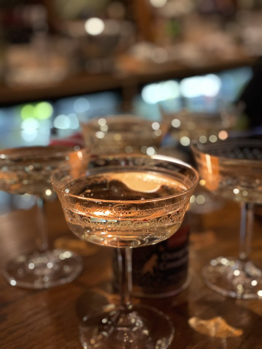 We are back and ready for Christmas! Thanks to our amazing team for bringing our pub back to life. Thanks to <a href="/StAustellBrew/">St Austell Brewery</a> for the refurbishments - all looking great