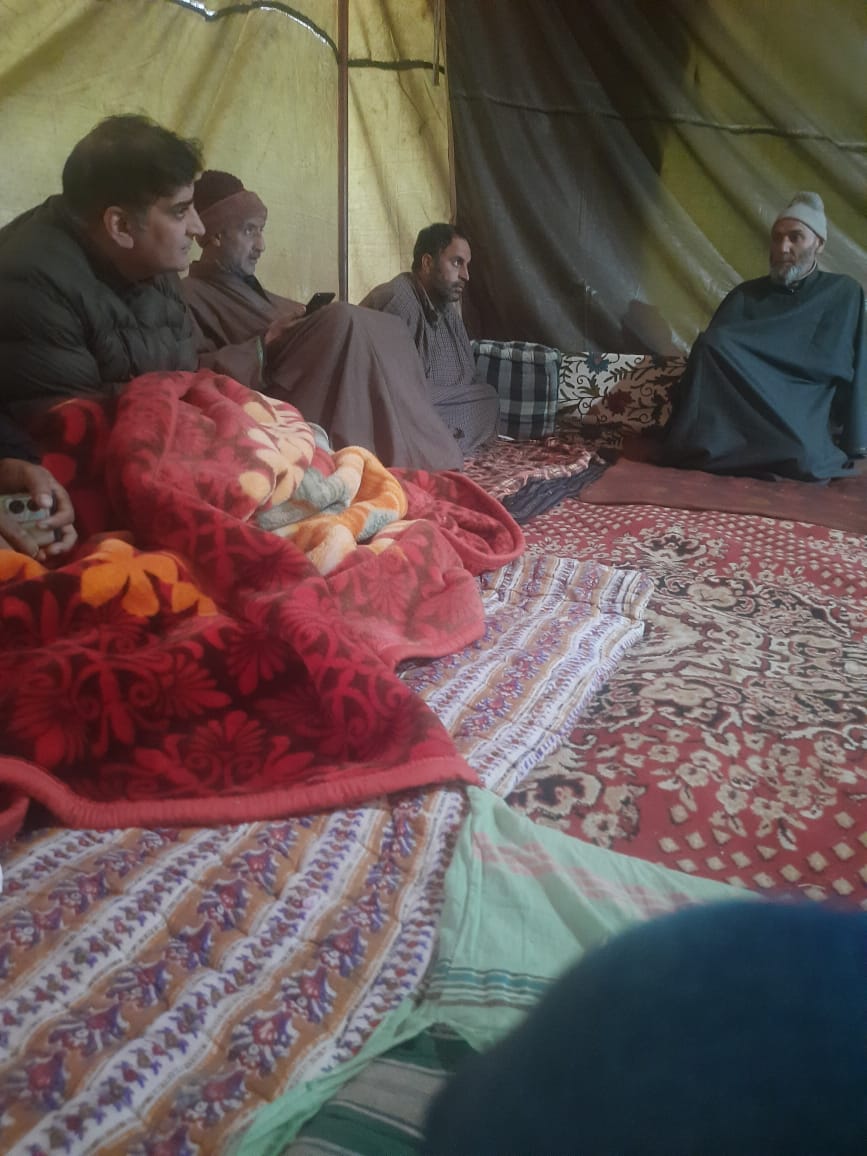 asiflone786's tweet photo. My heartfelt condolences to the family of Mr Khazer Mohd war of venkura baramulla on his sad https://t.co/7UEOZcRK4f thoughts and prayers are with bereaved family. @jkpc_baramulla @zubairshowkat2 @IllahiShakir @umywani @YJKPC_ @JKPC_ https://t.co/01OV72ArXj