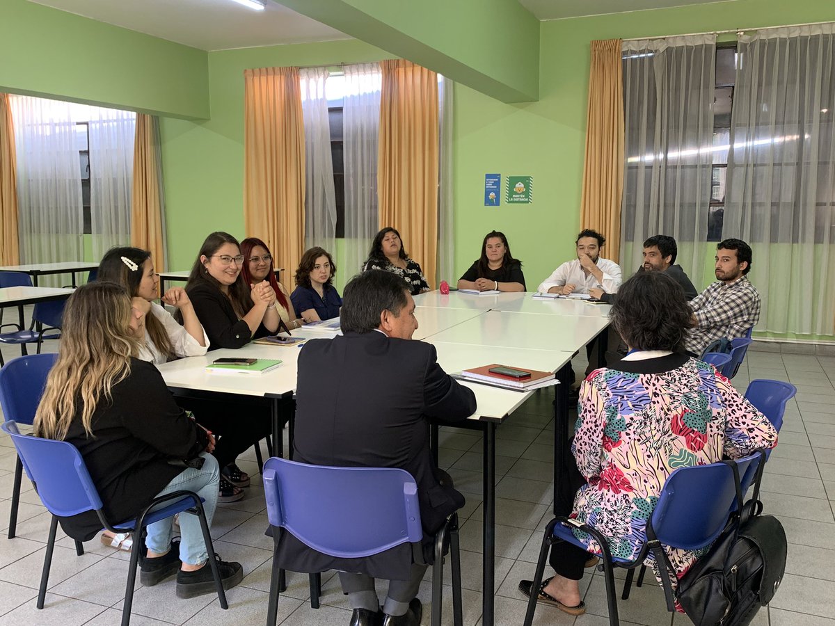 junaebaraucania's tweet photo. Continuando con nuestra visita en Angol, el director(s) de #JunaebAraucania @MarioVenegasCa se reunió con los equipos del Programa Habilidades Para la Vida I y II quienes expusieron sobre trabajo que están realizando en la comuna.
#JunaebContigo
#JunaebEnTerreno https://t.co/xdBMYBd3uR