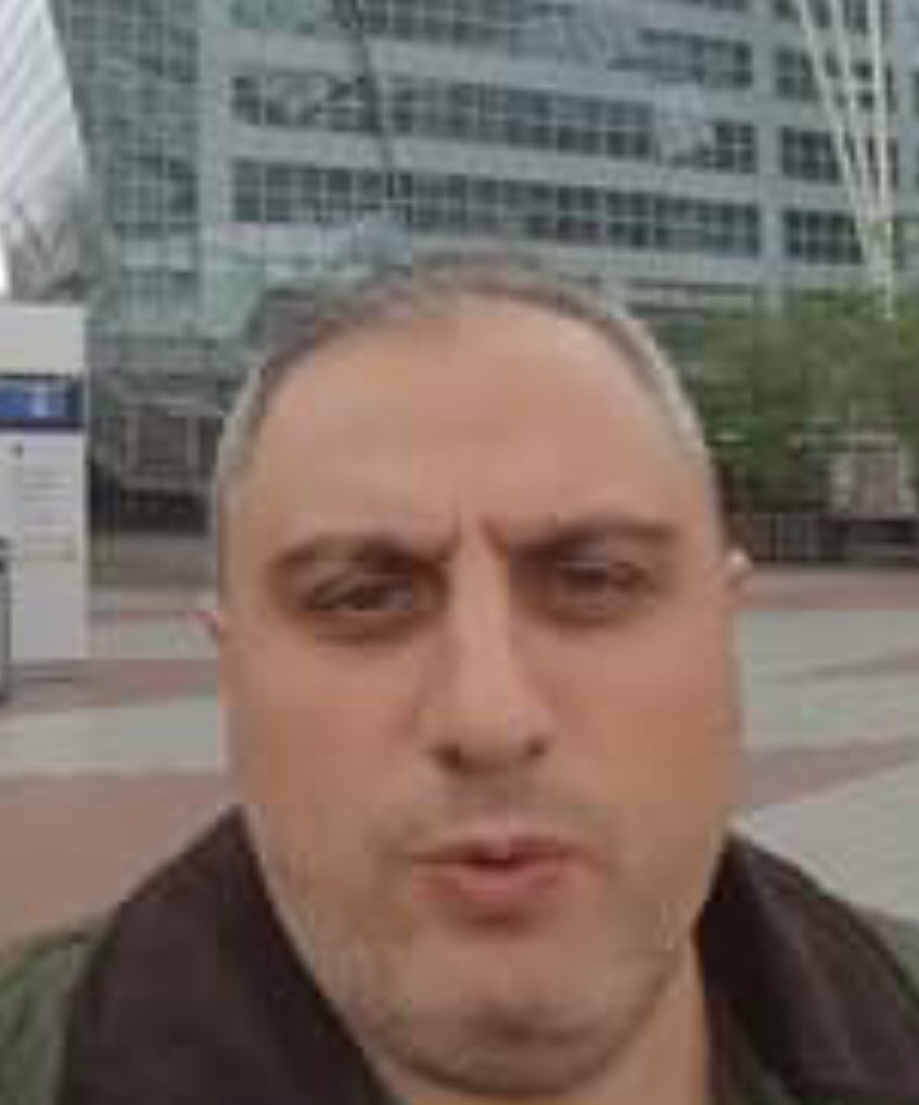 Bu şerefsizi görürseniz yüzüne tükürün! 

Harp Okulunu kopya ile bitirdi! Ömrünü fitne fesat fücura adadı! 15 Temmuz öncesi yoğun fişlemeler yaptı! Sonrasında, ödül olarak SINAVSIZ KURMAY yaptılar! İşkenceye maruz kalan her bir silah arkadaşımızın acılarında katkısı var!