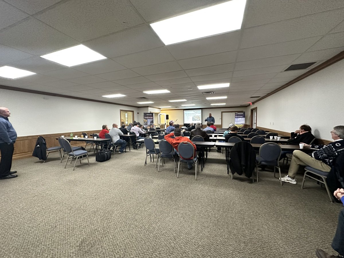 david_cisney's tweet photo. #MaximumFarming mini forum today. Thanks to all those in attendance. @AgSpectrumCo https://t.co/vNLG4y1eIQ
