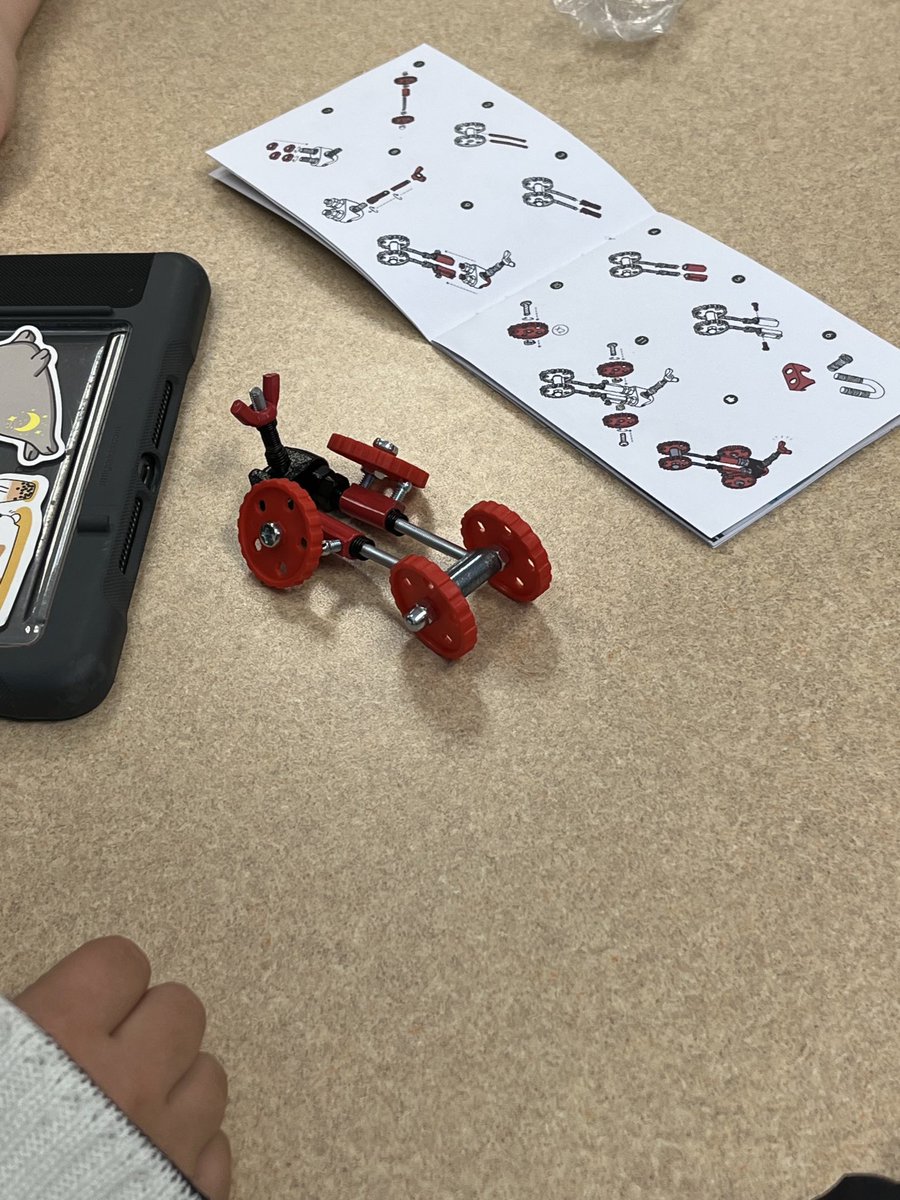 JudyBauer13's tweet photo. Washington students are using critical thinking to build today. #OPSProud #OTLProud https://t.co/zncHUZT6Wz