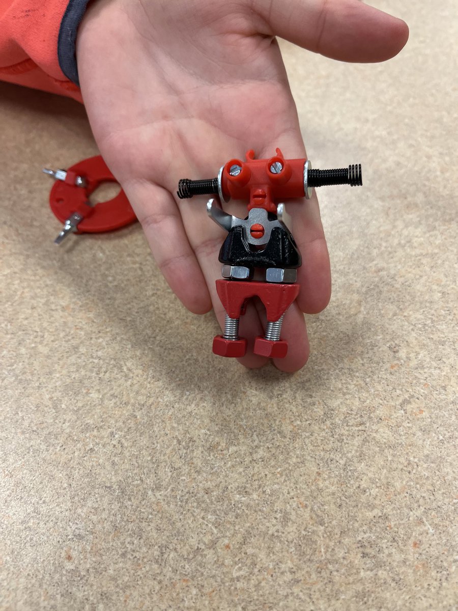JudyBauer13's tweet photo. Washington students are using critical thinking to build today. #OPSProud #OTLProud https://t.co/zncHUZT6Wz