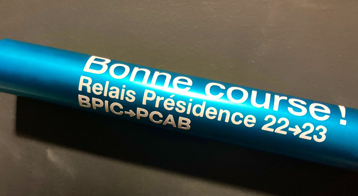 C’est dans la joie et avec respect que je passe le relais de la présidence de la 🇨🇭 à notre collègue <a href="/alain_berset/">Alain Berset</a> . Bonne course 2023 et Hopp Schwiiz!