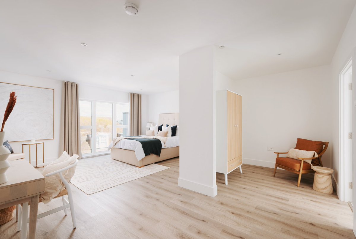 sccornwall's tweet photo. Imagine driving down to #Newquay and spending #Christmas &amp; #NewYear here! 😍
26 Cliff Edge is an absolutely stunning #penthouse apartment perched right above #Tolcarne #beach - with the unbeatable views to match! Whats more, it's 20% off!
Find it here: https://t.co/zuRuS8Ln4w https://t.co/5iWmzNiPrc