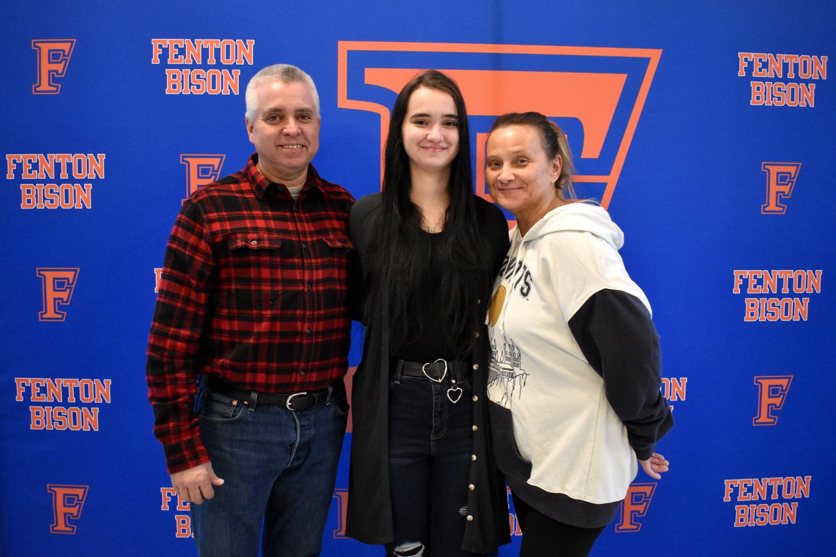 FentonHS's tweet photo. We also want to congratulate and celebrate the amazing parents and siblings who partnered with us these last three and a half years. https://t.co/ASoFPBrFFB