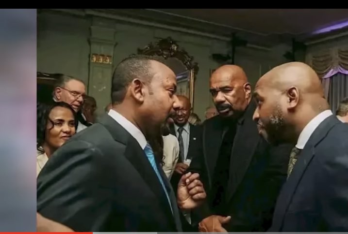 rayuma_raya's tweet photo. There is nothing more shameful than to see #US leaders hugging shaking hands and having a good time with their guest honour #Ethiopia🇪🇹 genocidal leader #AbyiAhmed who is responsible for slaughtering over 600,000 #Tigrayans. Shame!! @SecBlinken @POTUS @USAmbUN https://t.co/BpRFuRYpQp