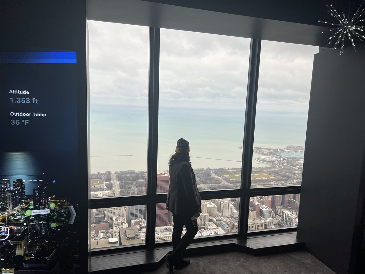 La torre más alta del Hemisferio norte, donde no llega la señal de teléfono. 
-Torre Willis 
#Chicago #TorreWillis