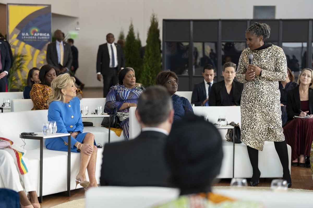 FLOTUS46Archive's tweet photo. Cancer touches us all, and I am so grateful to the spouses of African leaders who shared how they are breaking down barriers to cancer services for women and girls. 

Together, we can end cancer as we know it. https://t.co/rbfZKWWp0k