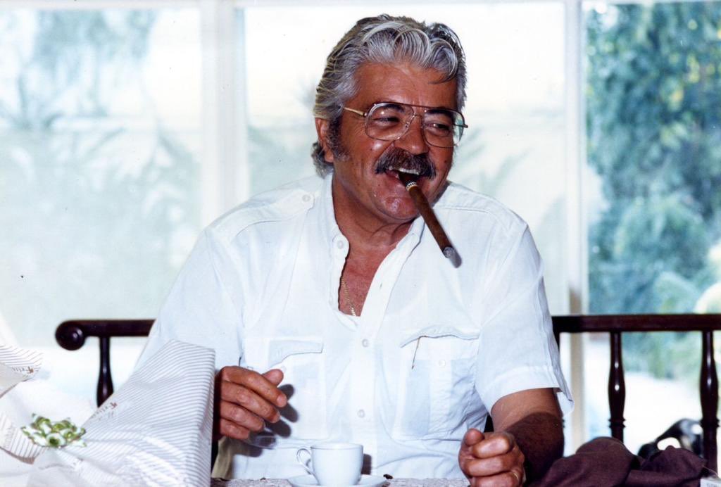 Hoy hace 14 años, LFC, mi padre, se marchó a la eternidad; sin embargo, dejó un legado y ejemplo para la posteridad. Su entrega honesta al servicio de los demás es un ejemplo a seguir. Hay quienes por sus obras nunca mueren, LFC es uno de ellos. Te extrañamos 🙏🏻❤️