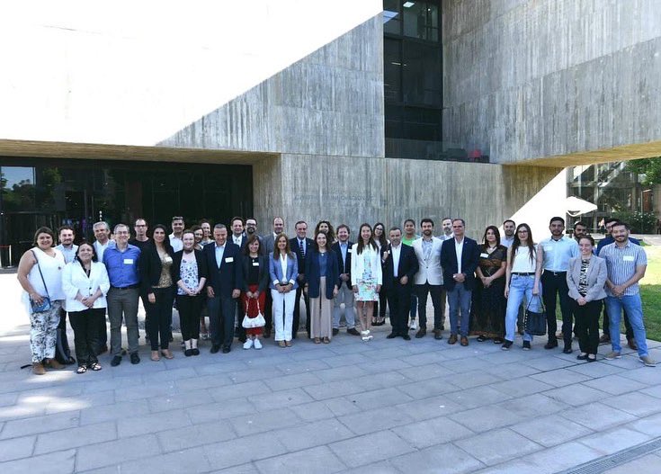 INCUBAUDEC's tweet photo. Beatriz Millán, directora ejecutiva de IncubaUdeC, participó del II Encuentro Nacional de #MetaredXChile, iniciativa que promueve la colaboración entre las Oficinas de Emprendimiento de IES Iberoamericanas, impulsada por @UniversiaChile y @SantanderUni 🚀
📸 @CentroinnovaUC https://t.co/4F70HLnBCa
