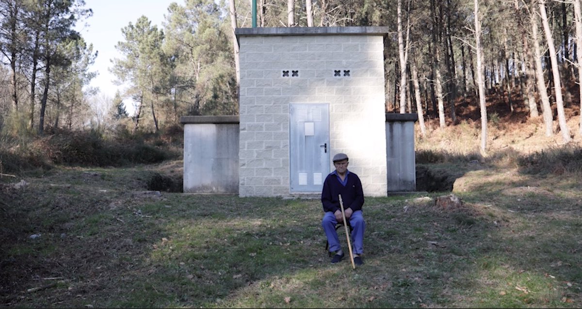 🔵  Avanzamos primeiras datas!!! "A auga que trouxeron" comeza a viaxe.
Pre-estreas.
📅  Moaña, 16 de decembro ás 20 h. Concello de Moaña.
📆  Mondariz, 17 de decembro ás 20 h. Centro Social.
En breve máis datas. Fiquen atentas.☺️