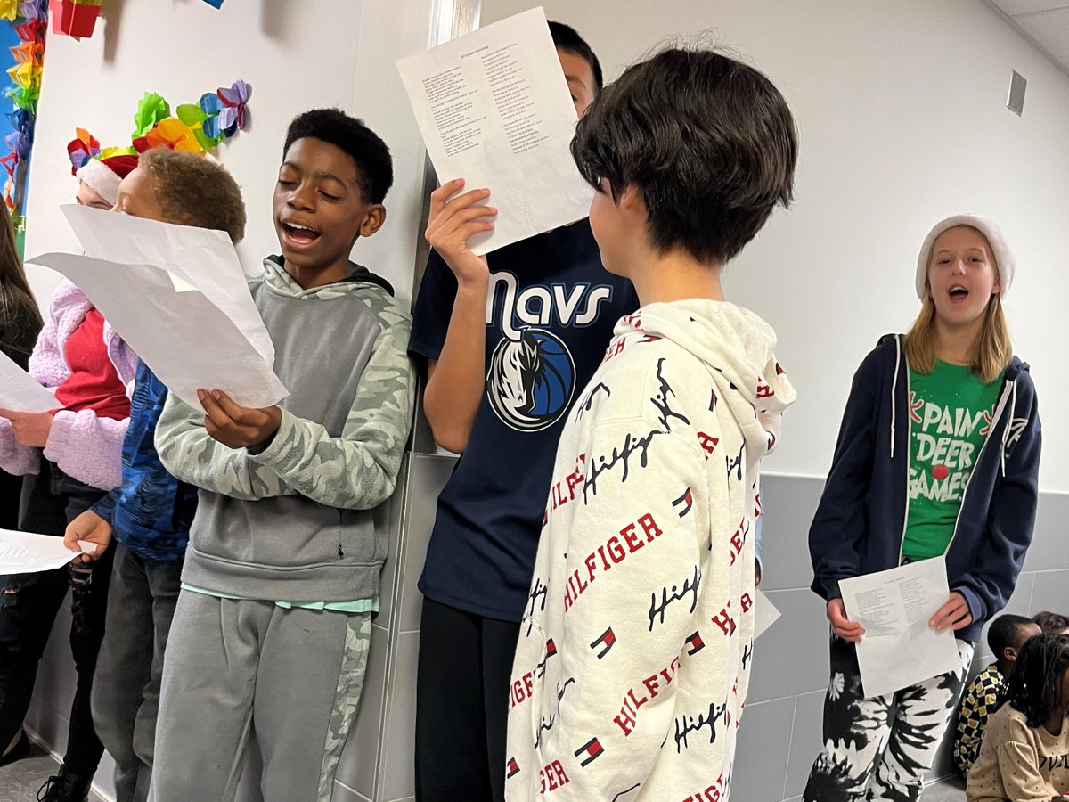 clpchoir's tweet photo. Caroling through the school! #loveclp #RISDfinearts https://t.co/zJbXqWH8qQ