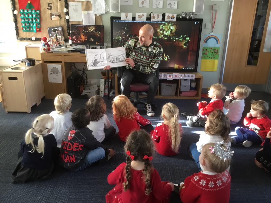braunstone_cps's tweet photo. F1 excitedly helped Mr T explore their favourite book this afternoon, 'We're Going on a Bear Hunt'.  #bcps #EYFSbcps https://t.co/nFa2fI5FO0