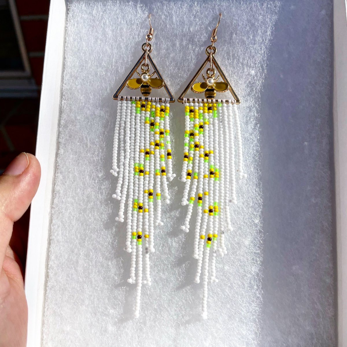 SusannahRenee15's tweet photo. $80 + $6 US ship
Rose Gold Hypoallergenic Hooks
5-6in Beaded Fringe Earrings
PayPal Only, Dm Name &amp; Address to Claim! https://t.co/ihRUGMQszh