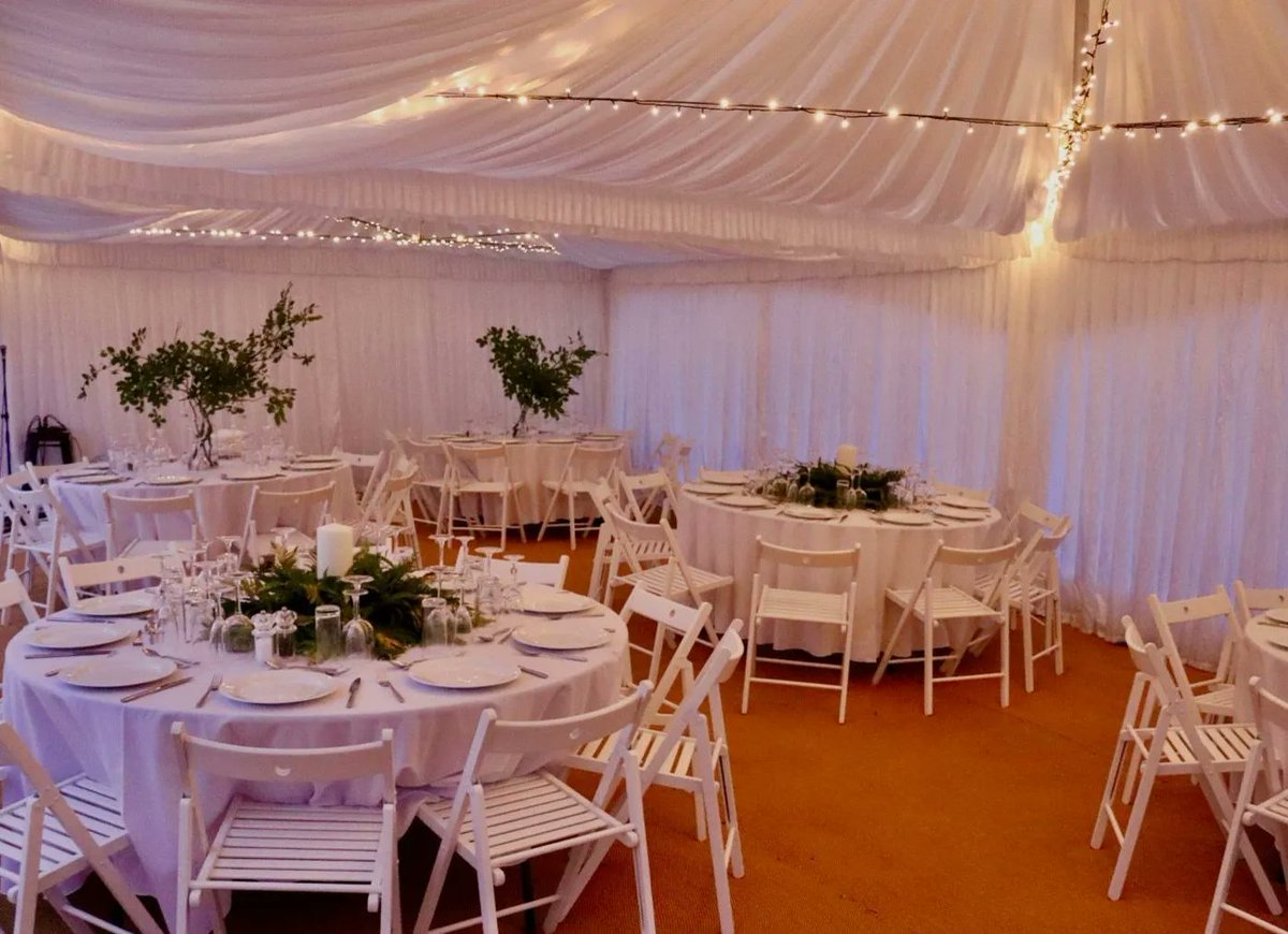 MjmMarquees's tweet image. Just how gorgeous is this wedding interior? We loved the simple and more traditional aesthetic that the couple opted for! 💖

🔗: buff.ly/3YjAQ1E

#weddingmarquee #eventsni #decoration #rustic