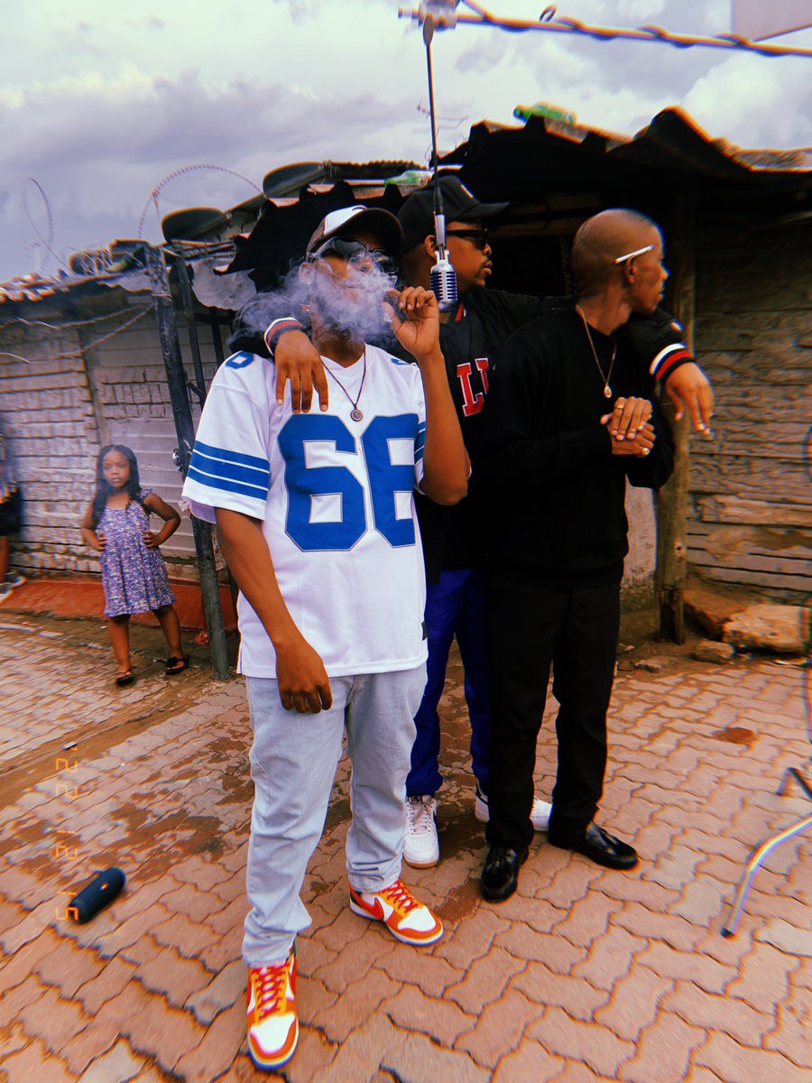 ThatoSaul's tweet photo. 🏆🏆🏆 @MagleraDoeBoy @MashBeatz_ https://t.co/qJSiQ8JiiZ