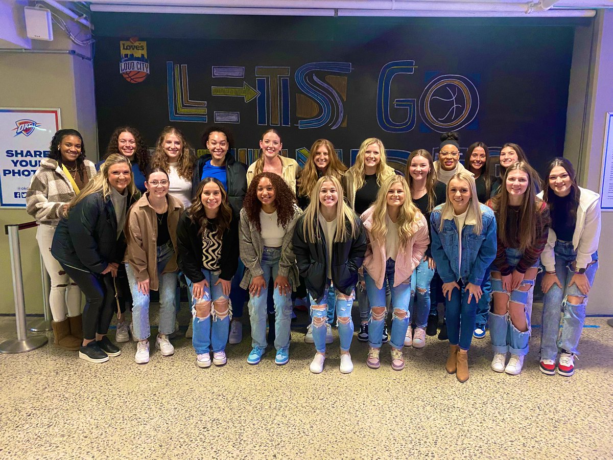 Good food, good game, and the best company! 🥰