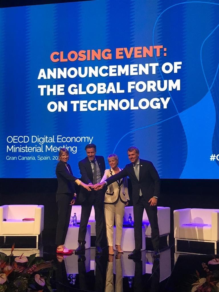 mothusiturner's tweet photo. A great achievement: the announcement of a new @OECD Global Forum on Technology 🎉 with support from 🇬🇧 🇺🇸 🇪🇸 to understand impacts of technologies of tomorrow and consider policy responses with governments, industry, academia and civil society. 🌎 #OECDdigital https://t.co/FrlhMxBx4x