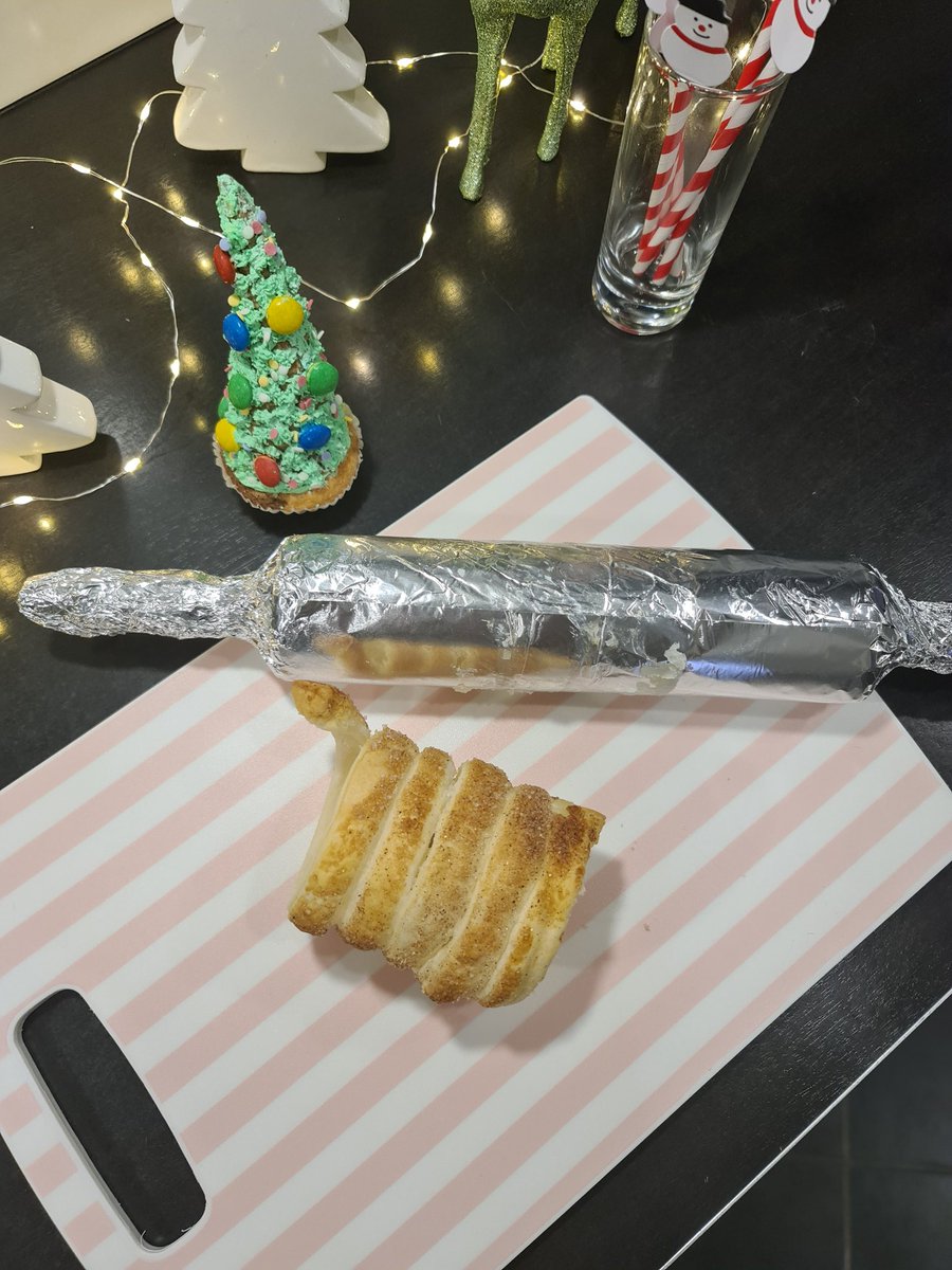 Math_Officially's tweet photo. Christmas bake 🎅🎅🎅🎅
.
RECIPE: YouTube - Math_Stars
.
#math_stars #math_officially #foodfam #foodie #foodies #foodblogger #recipe #tasty #tastyfood #fooddecoration #delicious #Christmas #cooking #comida #comer #receta #decoration #foodlover #foodart https://t.co/Rq8534iTCv