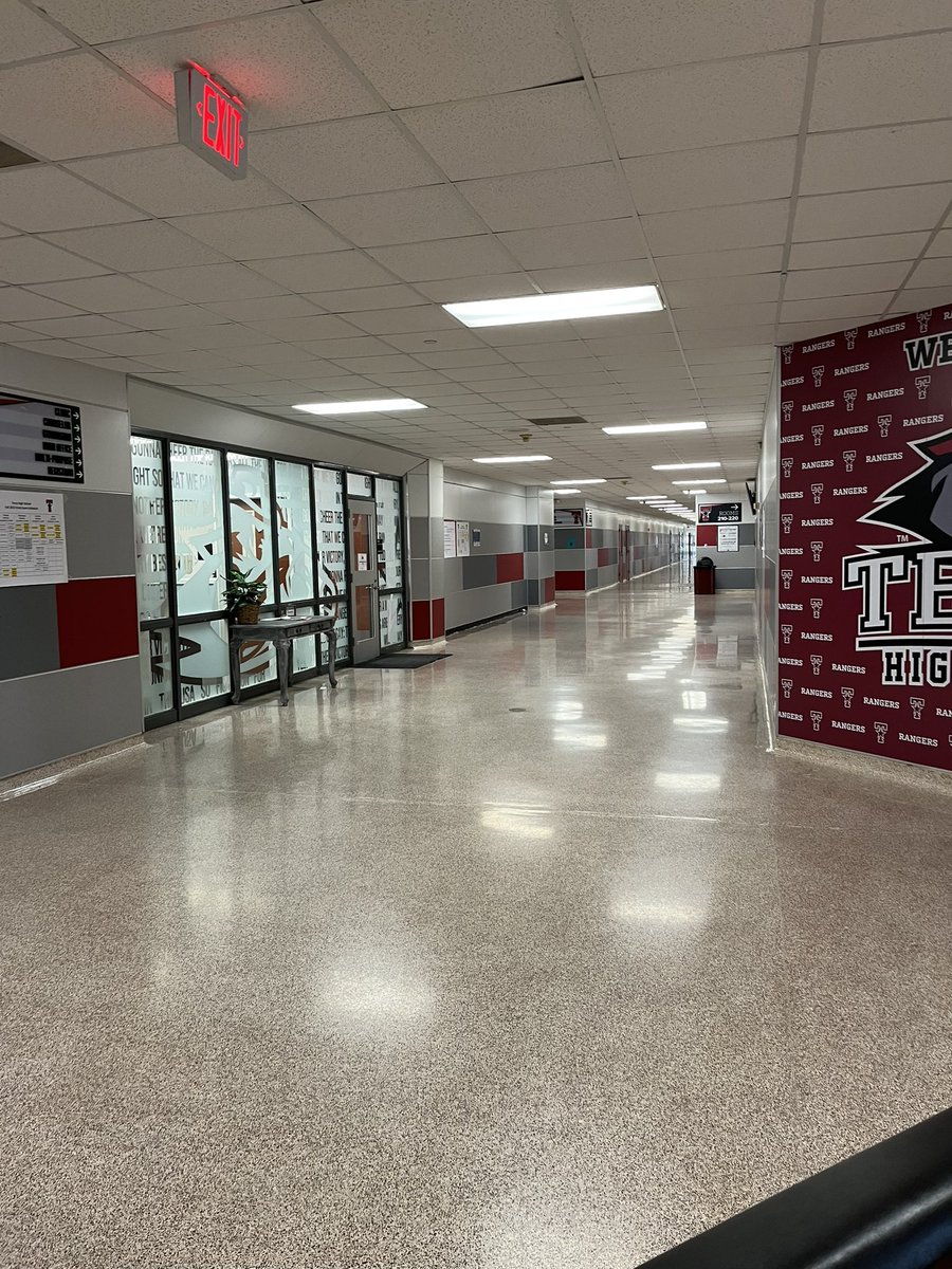 PrincipalTorres's tweet photo. How do you do hallway duty? #RangerPride #MrTHS #MrTorres #MrTorresTHS #uncompromised https://t.co/VzidA3gtkj