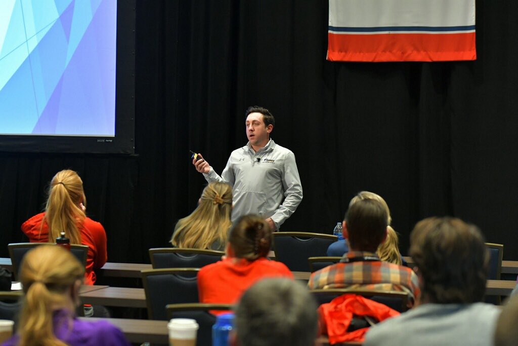 Richard Marcello of <a href="/SNHU_XC_Track/">SNHU XC \ T&F</a> delivers a Technical Symposium Presented by the <a href="/DrakeRelays/">Drake Relays</a> on the final day of #USTFCCCA22 entitled “The Other Stuff: Lifting &amp; Supplemental Training for Distance Runners.”

📸 Craig Macaluso