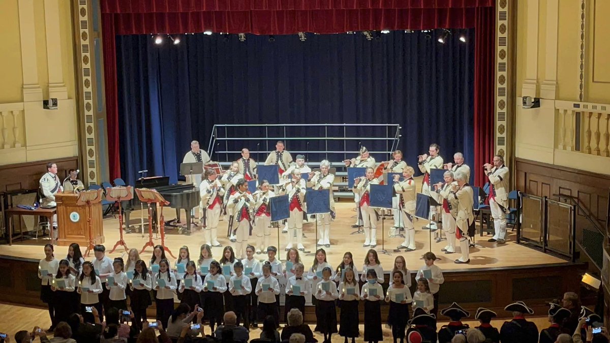 MCVFifesDrums's tweet photo. @MCVFifesDrums performing in "Marching Toward the Holidays" concert on 11 December, with @LCChorus and @LexFifeAndDrum at @CaryHallLex. #mcvfifesanddrums #lcchorus #fifesanddrums #ChristmasMusic https://t.co/AOY2iw7wPU