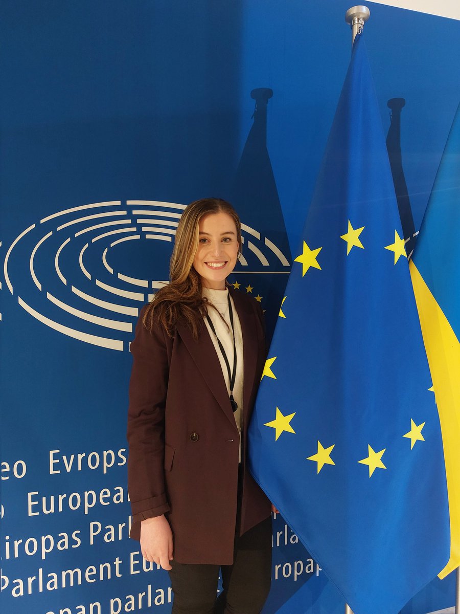 EmilyBoourns's tweet photo. What a week to be working at the Parliament in Strasbourg! President Metsola awarding the Ukrainian people. Lots of snow and France making the world cup final 🇪🇺🇨🇵 https://t.co/x0qjK1KTlE