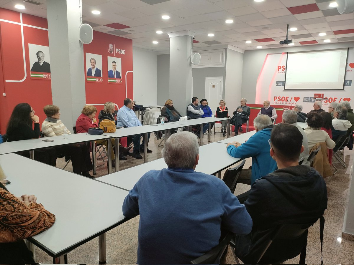 PsoeAlcalaGra's tweet photo. Jóvenes Socialistas del 68. Gracias @psoedeandalucia y @UGT_Andalucia por esta bonita tarde en nuestra sede local♥️ https://t.co/ev9HBwMtIN
