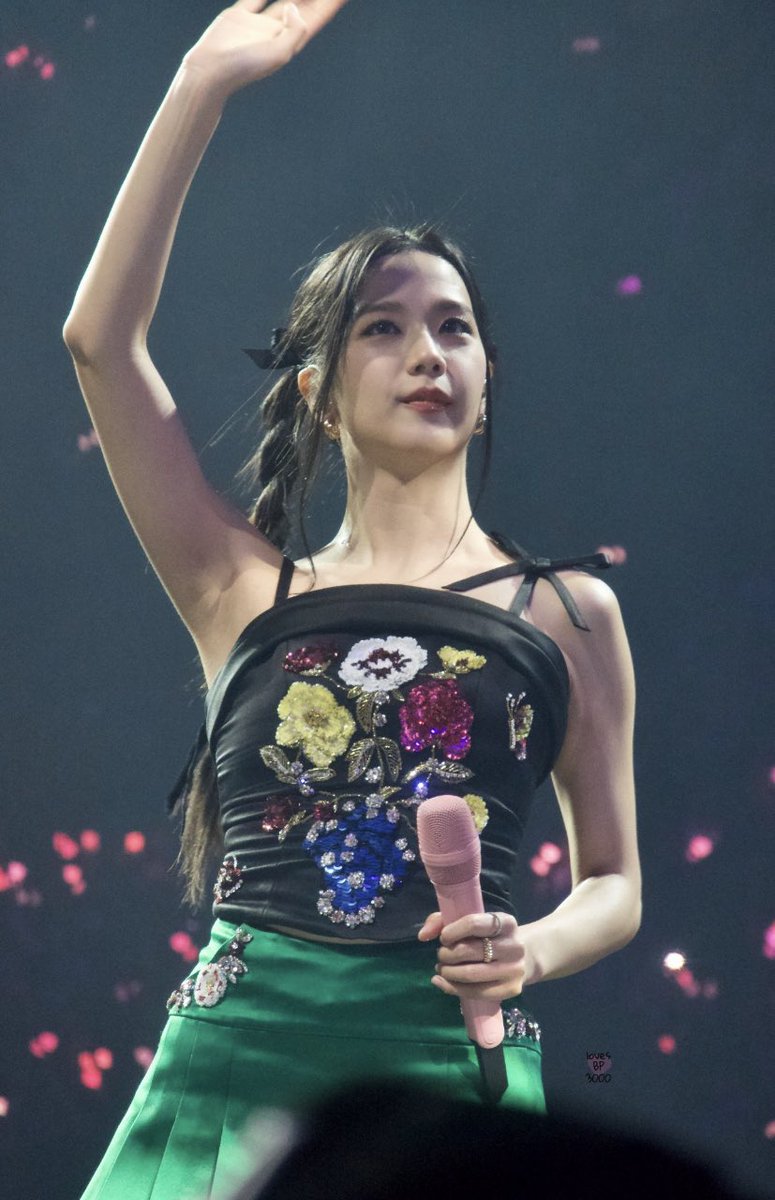 she is so gorgeous 🥹